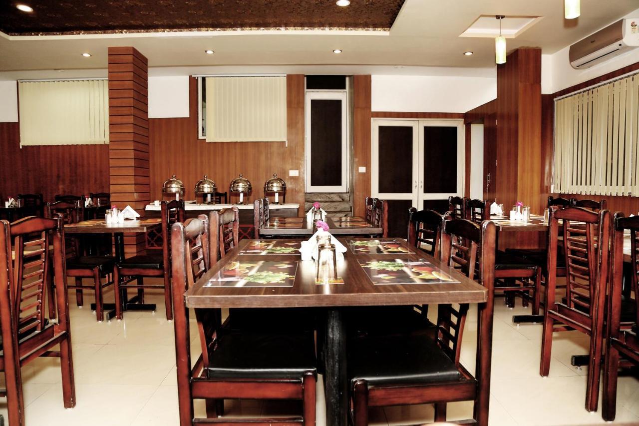 Narayans Leela Inn Udaipur Exteriör bild