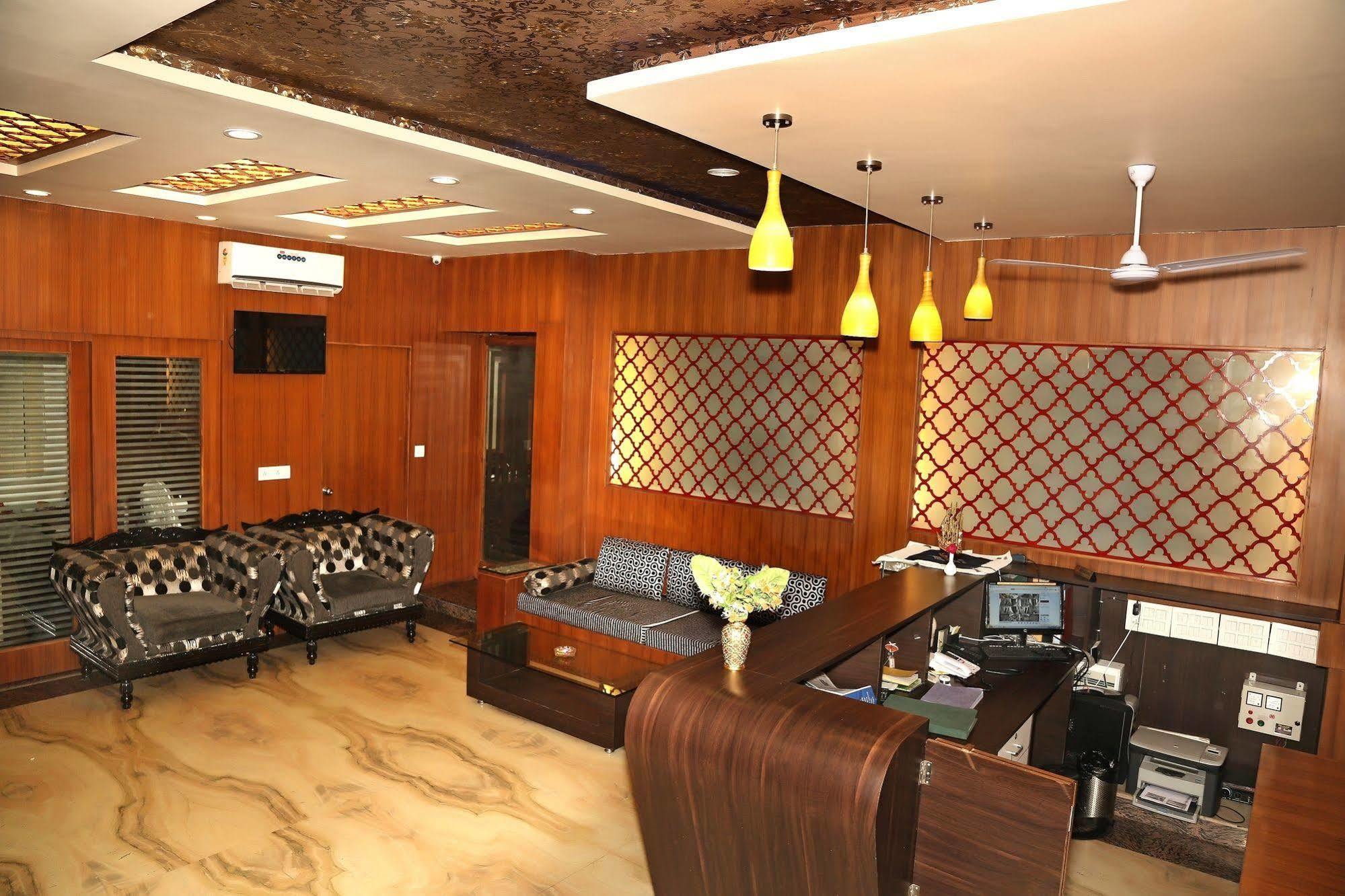 Narayans Leela Inn Udaipur Exteriör bild
