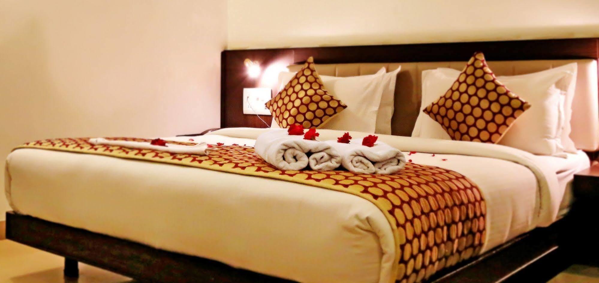 Narayans Leela Inn Udaipur Exteriör bild