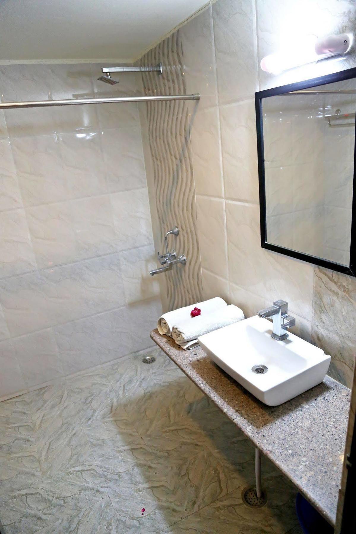 Narayans Leela Inn Udaipur Exteriör bild