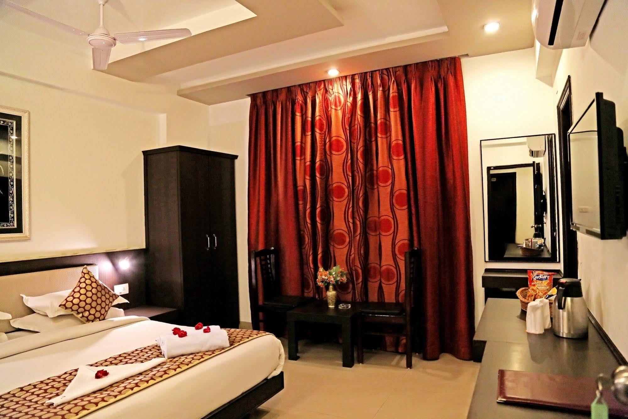 Narayans Leela Inn Udaipur Exteriör bild